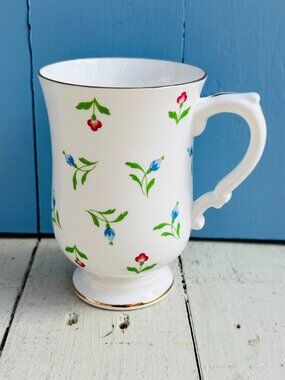 Vintage Royal Victoria Fine Bone China Pedestal Mug Floral Pattern Gold Trim
